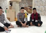 Bhabinkamtibmas Polsek Cibarusah Laksanakan Safari Sholat Jumat, Sampaikan Pesan Kamtibmas kepada Jemaah