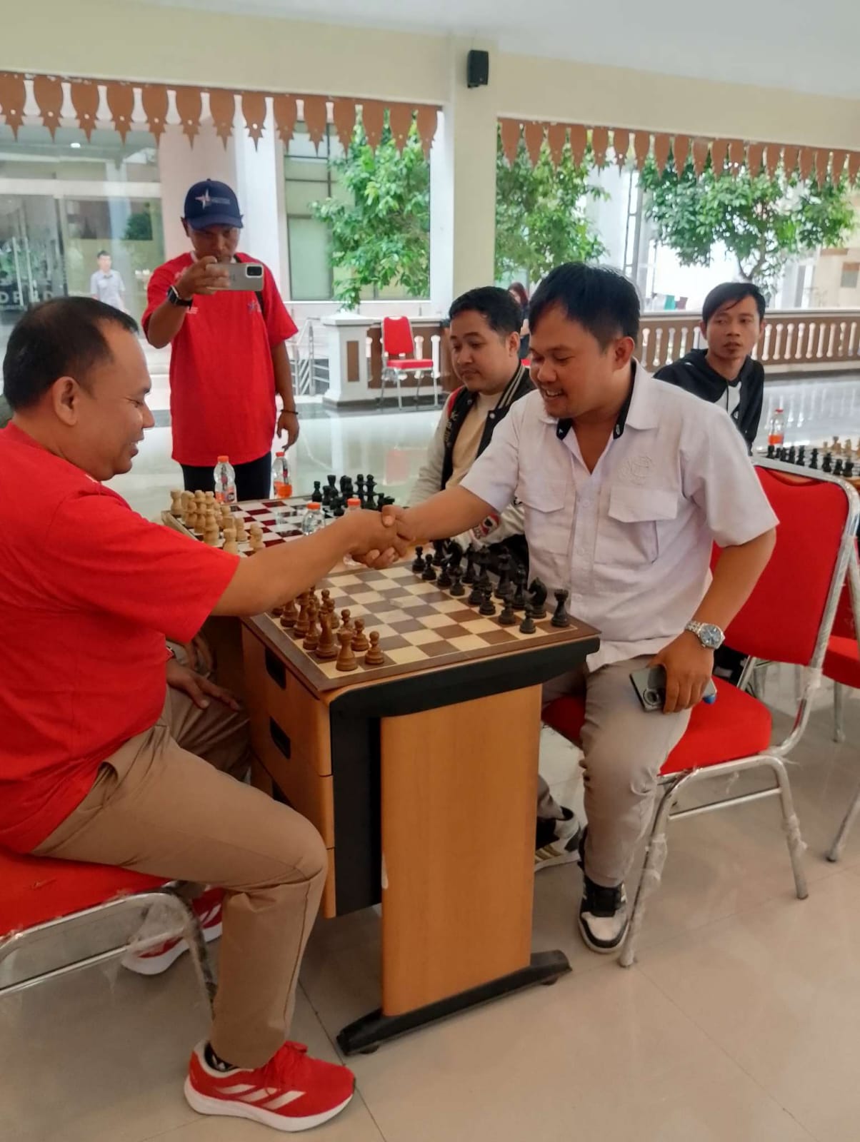 Wakil Ketua DPRD Resmi Buka Turnamen Catur Pokja Wartawan DPRD Kabupaten Bekasi