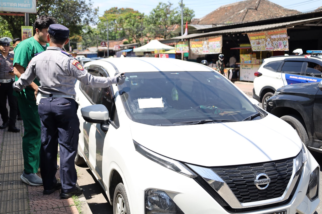 OPERASI PENEGAKAN HUKUM DAN PENERTIBAN PARKIR LIAR DI WILAYAH KOTA CIMAHI