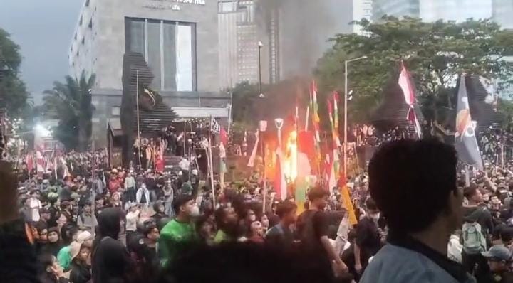 Dampak Tunjangan DPR dan Insiden Polisi Diduga Jadi Pemicu Gelombang Unjuk Rasa