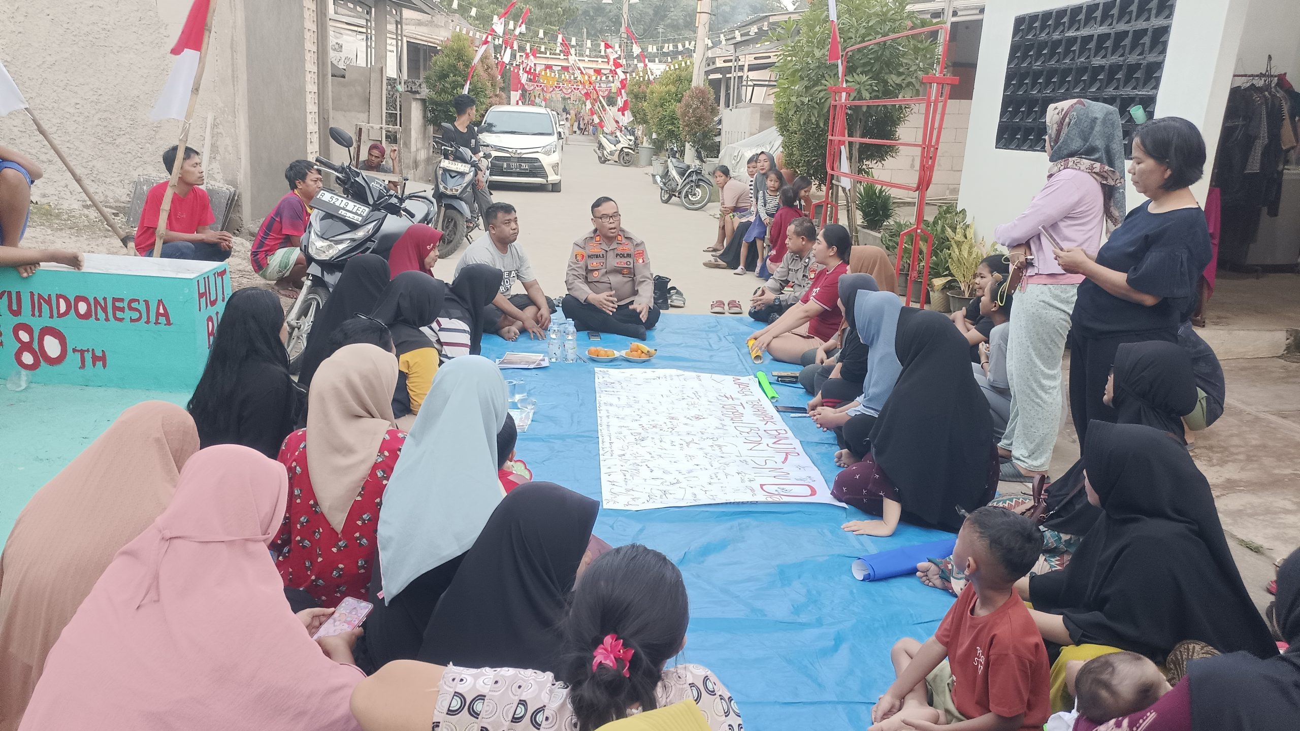 Kapolsek Serang Baru Turun Langsung, Mendengarkan Keluhan Warga Terkait Banjir