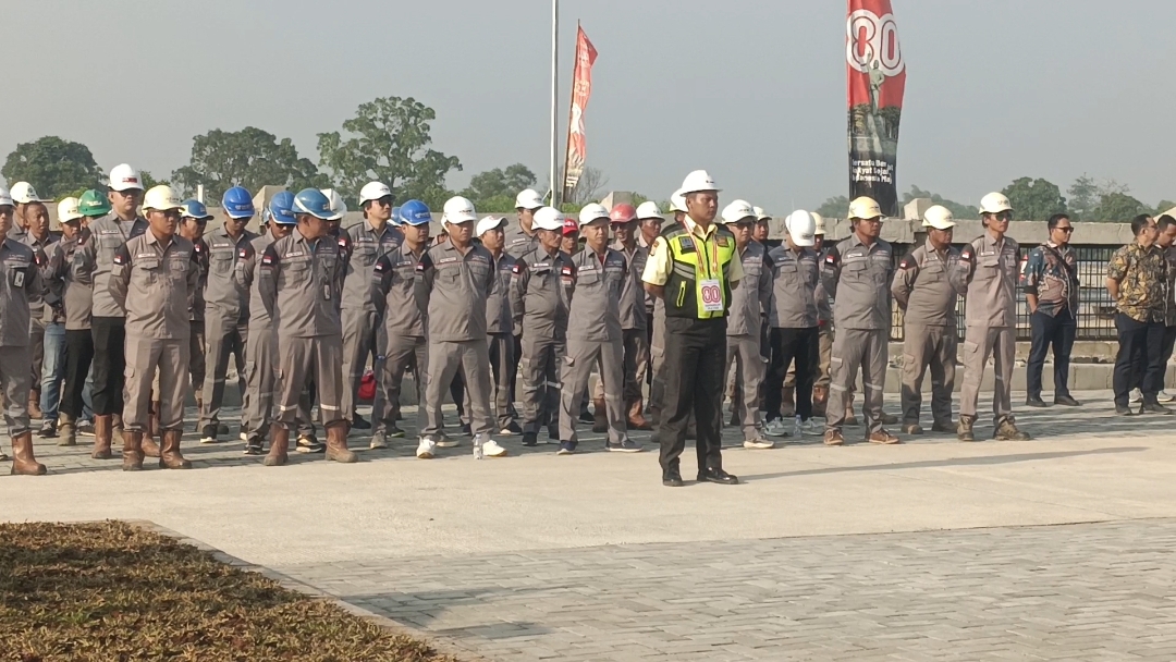 Upacara HUT RI ke-80 di Proyek Tol Japek Selatan II B