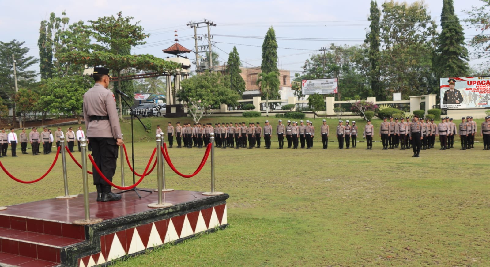 Polres Lampung Utara Gelar Upacara Peringatan Hari Olahraga Nasional Ke - 42 Tahun 2025