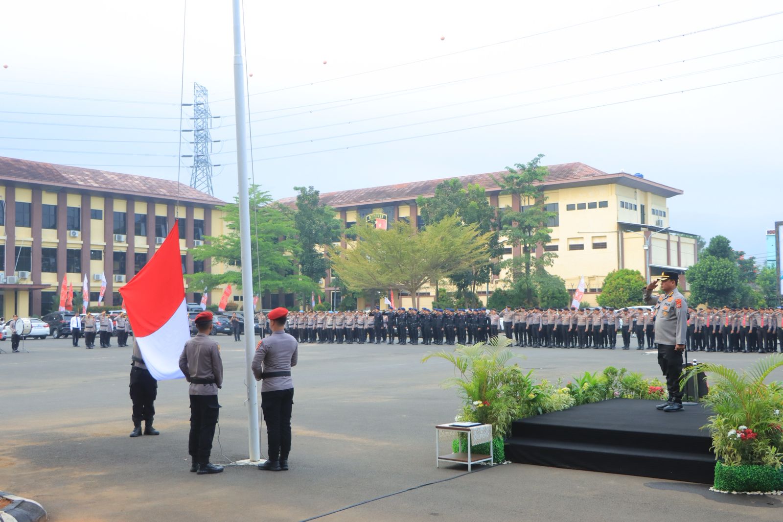 Polda Lampung Gelar Upacara Peringatan Hari Olahraga Nasional ke - 42 Tahun 2025