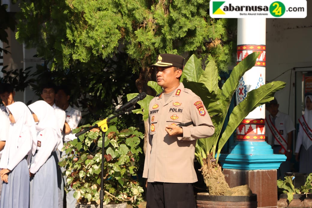 Jadi Pembina Upacara Di Sekolah, Kapolres Lampung Utara Ingatkan Bahaya Kenakalan Remaja.