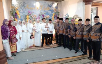 7 Muakhi nya Di Perkenalkan DRS. Kadarsyah Dalam Acara Syukuran 7 Muakhi nya Di Perkenalkan DRS. Kadarsyah Dalam Acara Syukuran