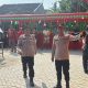 Polsek Cibarusah Amankan Kegiatan Persembahyangan Cioko dan Pembagian Sembako