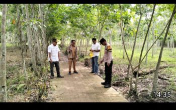 Polsek Penukal Abab, Kawal Transparansi Dana Desa di Desa Karang Agung