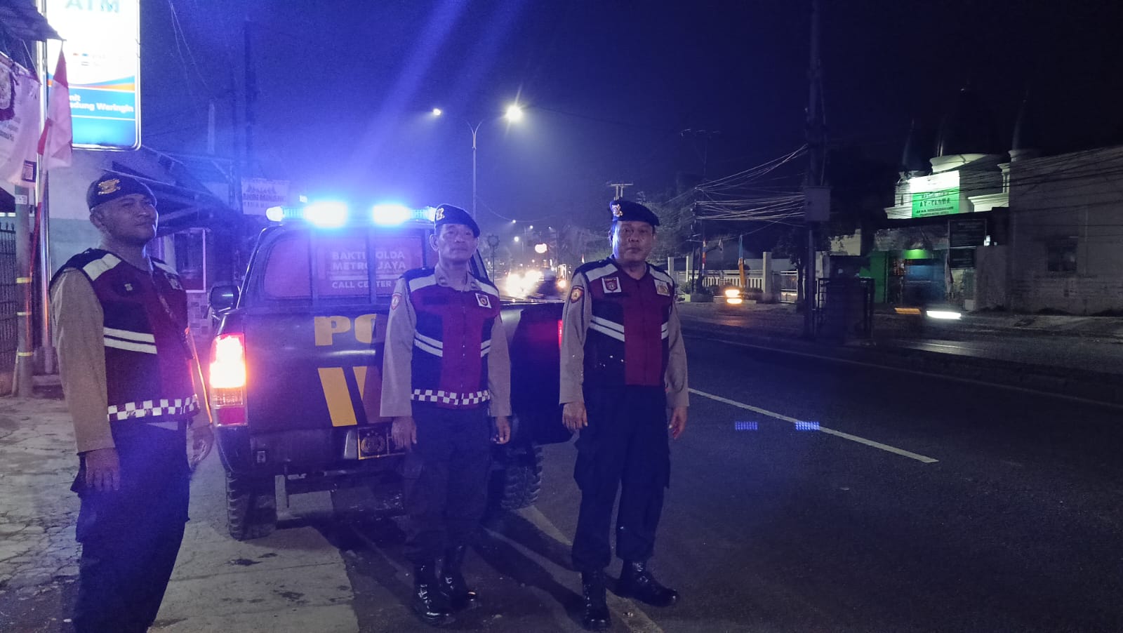 Polsek Cikarang Timur Lakukan Strong Point untuk Ciptakan Rasa Aman di Masyarakat