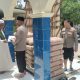 Kapolsek Cikarang Timur Dampingi Kapolres Metro Bekasi Berikan Bantuan untuk Pembangunan Masjid