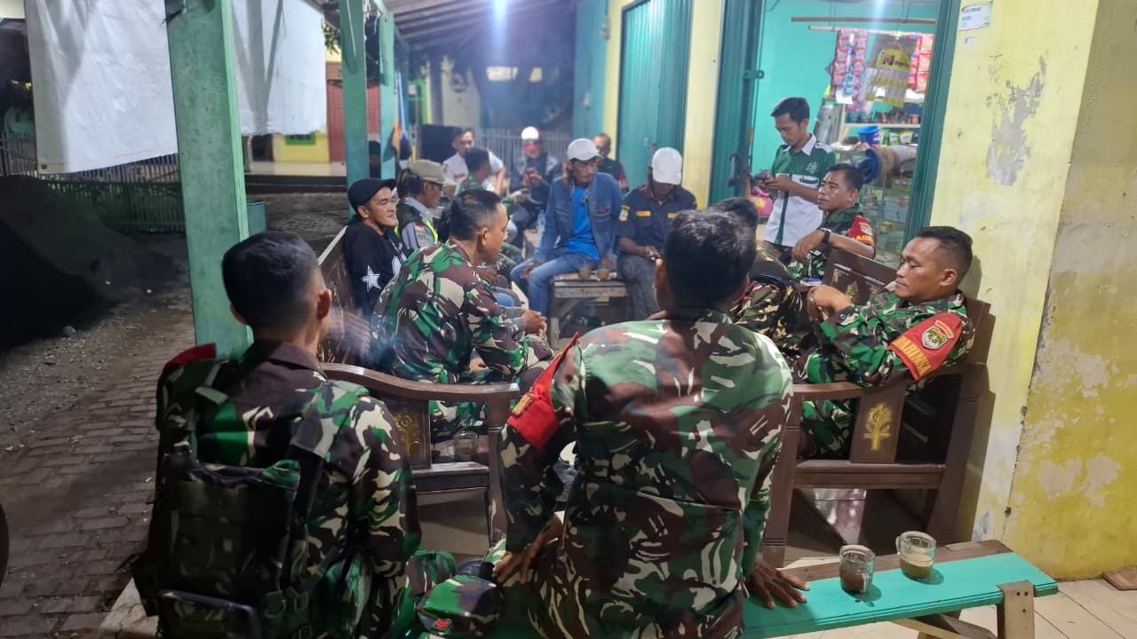 Koramil 10/Sukatani Kolaborasi Patroli Bersama Unsur Masyarakat Demi Keamanan Wilayah