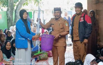 Kades Karangsari H.Bqo Umbara Bersosialisasi Mendatangi (PAUD) Karena Kepedulian nya Terhadap anak-anak Usia Dini