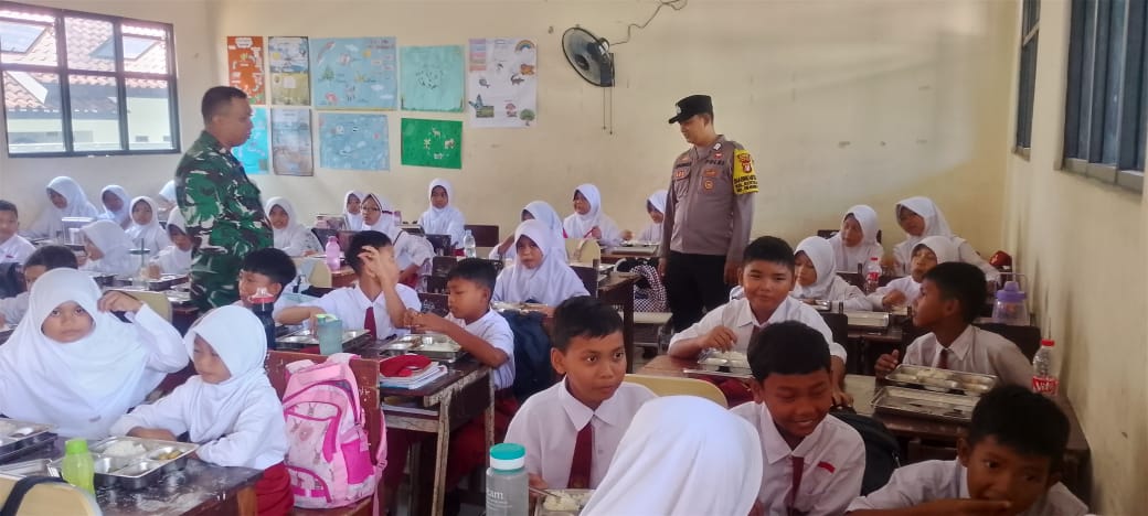 Polsek Cikarang Timur Dukung Program Makan Bergizi Gratis untuk Masyarakat
