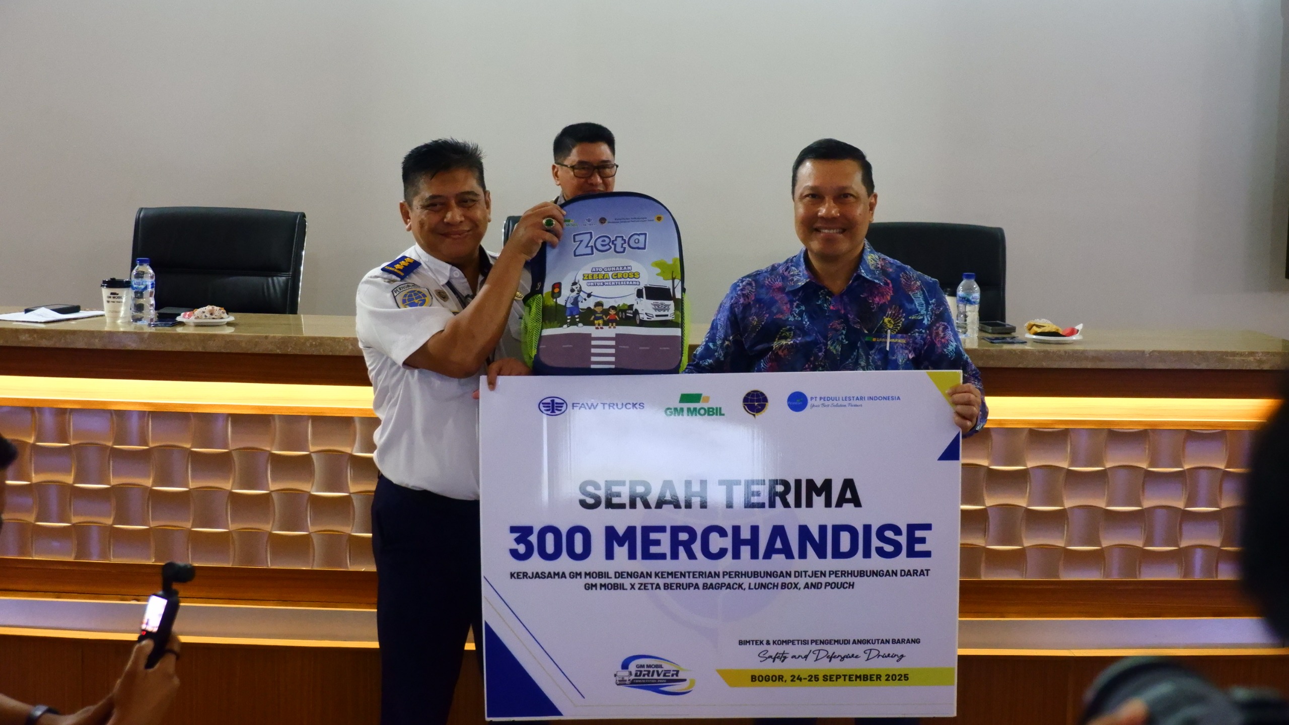 30 Driver FAW Trucks Raih Sertifikasi dari Ditjen Perhubungan Darat Kemenhub
