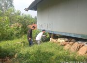 Kasi Trantib Bojongmangu Tinjau Laporan Tanah Bergerak di Desa Sukabungah