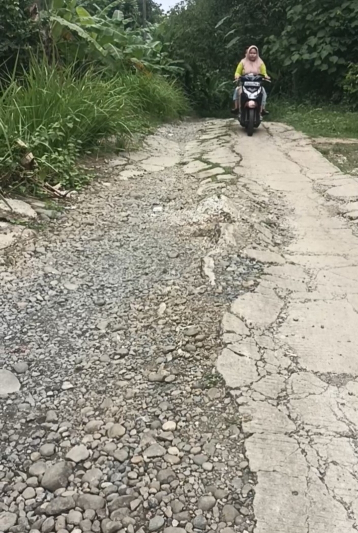 Bekasi, Kota Industri Masih Ada Jalan yang Rusak Parah