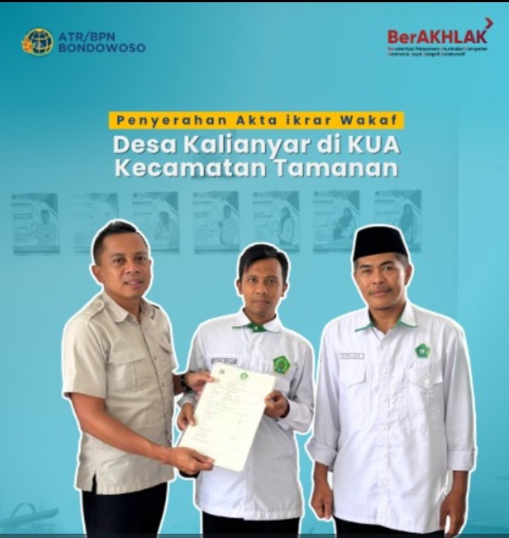 Penyerahan Akta Ikrar Wakaf Desa Kalianyar di KUA Tamanan