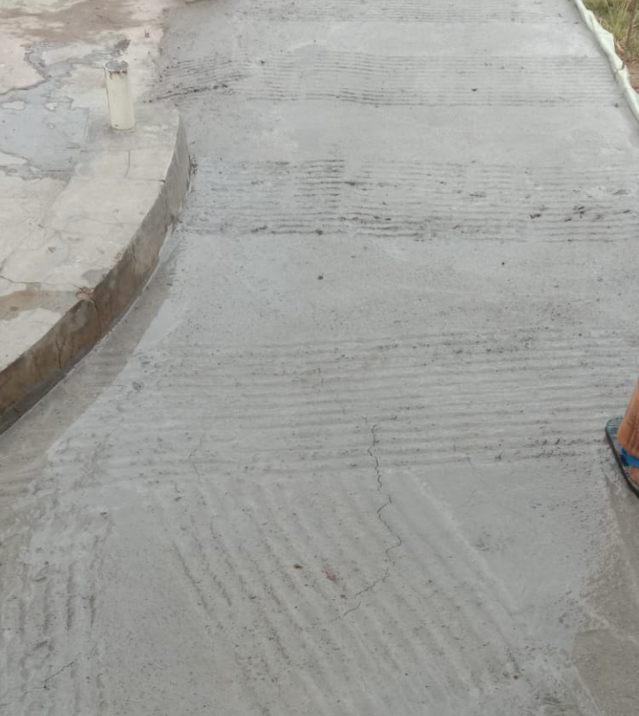 Proyek Rabat Beton DD Tahap Dua di Desa Sukasari Arahan Baru Sehari Sudah Retak