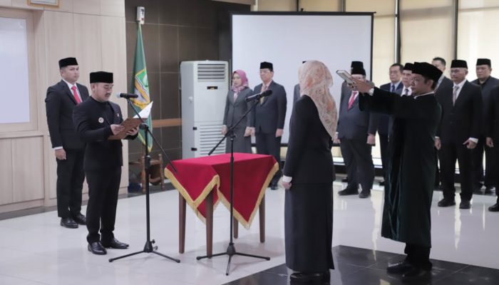 Bupati Bekasi lantik Ida Farida Jadi PJ Sekda Kabupaten Bekasi