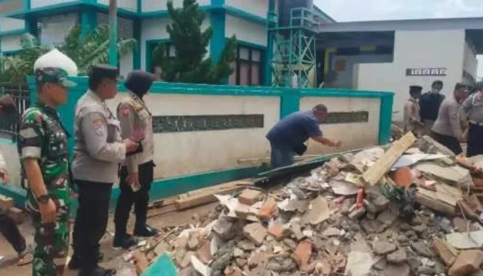Peristiwa Asrama Putri Pesantren di Situbondo Ambruk Timpa Santriwati, Begini Kronologinya…