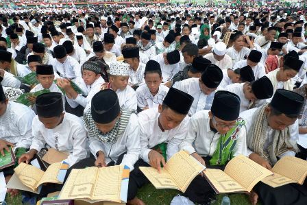 Khutbah Jumat: Jasa dan Peran Santri dalam Membangun Negeri