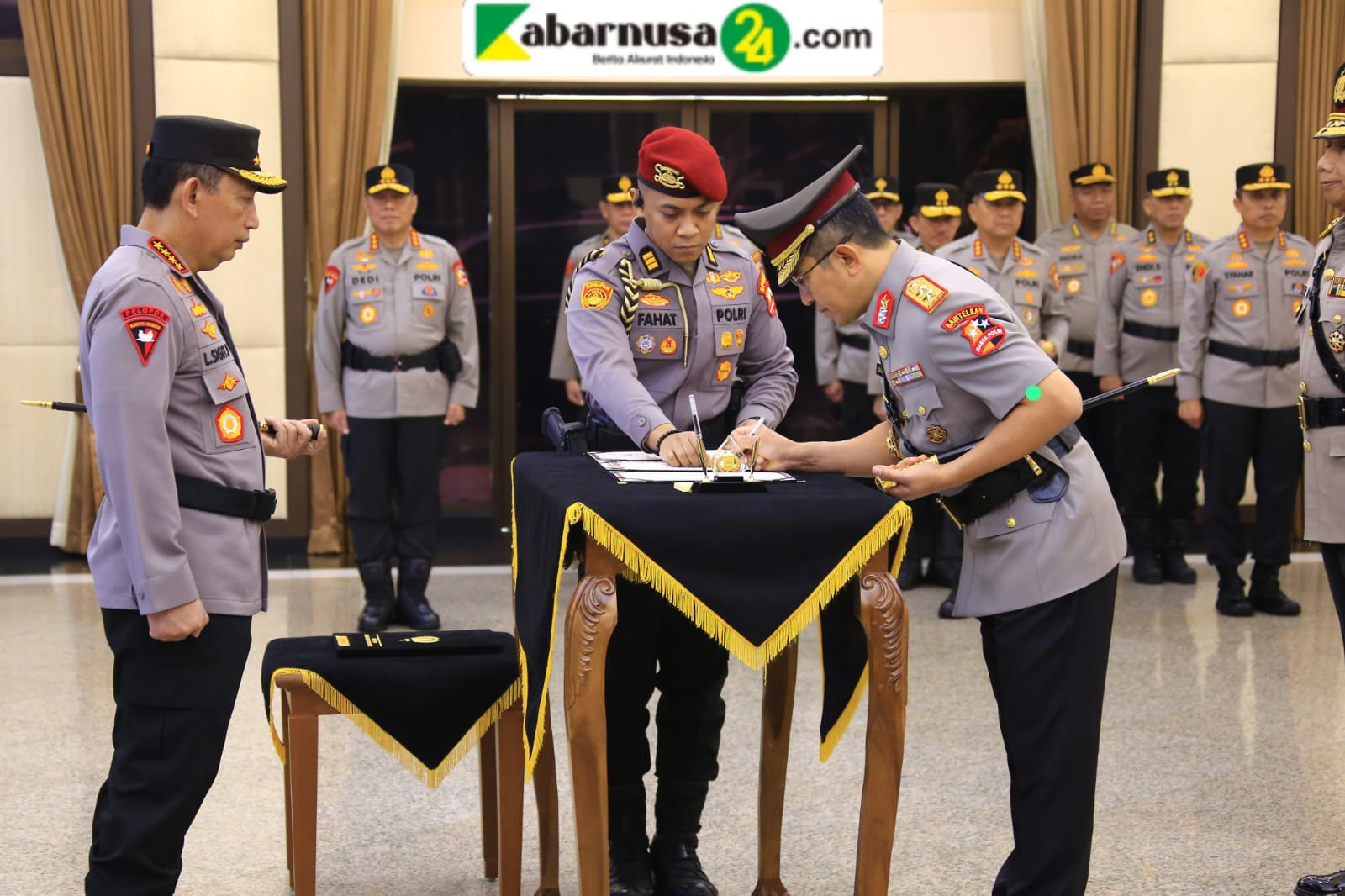 Kapolri Pimpin Sertijab Kabaintelkam Dan Dankor Brimob Polri