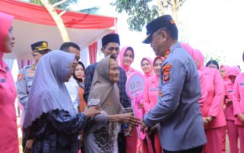 Polda Lampung Resmikan Bedah Rumah Dan Salurkan  Bantuan  Sosial  Dalam Rangka  HKGB Ke-73