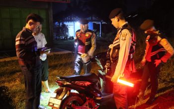 Razia Malam Minggu  Bersama  TNI, Polres Lampung Utara  Amankan  12 Motor Dan  1 Sajam