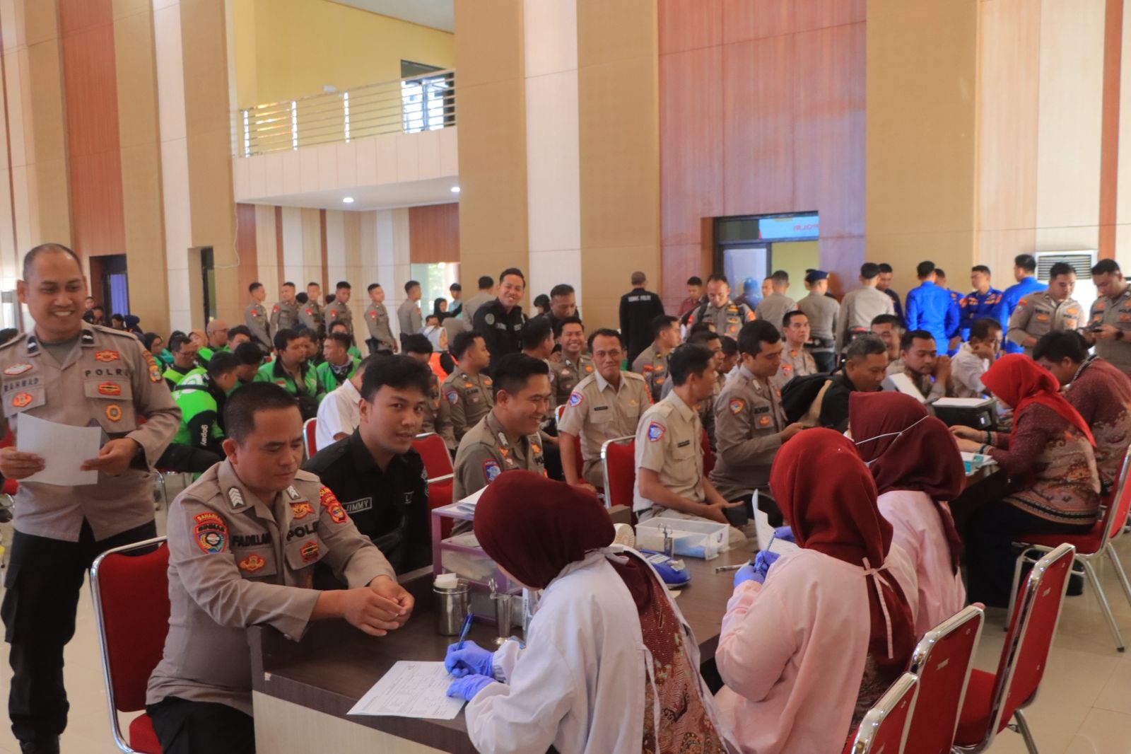 Hut Humas Polri Ke - 74 ; Polda Lampung Gelar Donor Darah , Wujudkan Polri Humanis Untuk Masyarakat
