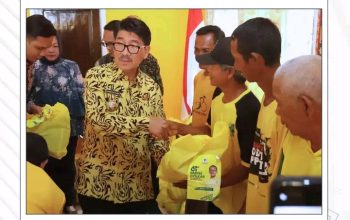 Bupati Lampung Utara  Hadiri Pembukaan  Cek Kesehatan  Gratis, Donor Darah  Dan  Pembagian Sembako Dalam  Rangka  HUT  Partai  Golkar Ke-61