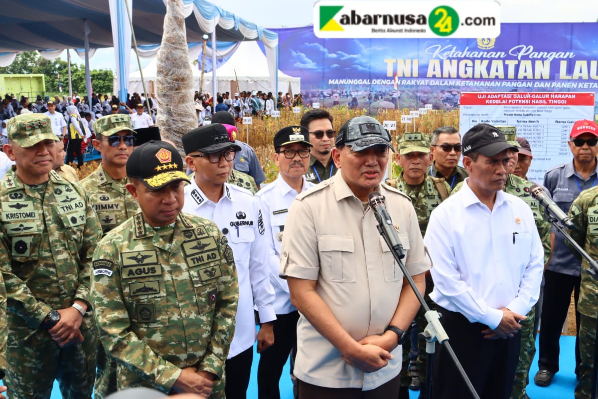 Lqmpung Utara Siap Jadi Sentra Kedelai, Bupati Dan Wakil Bupati Dampingi Menhan Dan Mentan Panen Raya Di Desa Madukoro