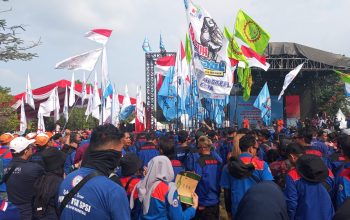 Ribuan Buruh Gelar Apel Akbar Kebangsaan di Jababeka Cikarang Serukan Pengesahan RUU Ketenagakerjaan