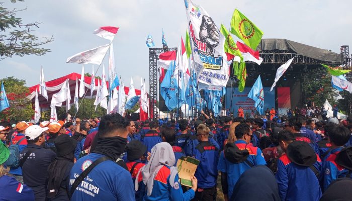 Ribuan Buruh Gelar Apel Akbar Kebangsaan di Jababeka Cikarang Serukan Pengesahan RUU Ketenagakerjaan