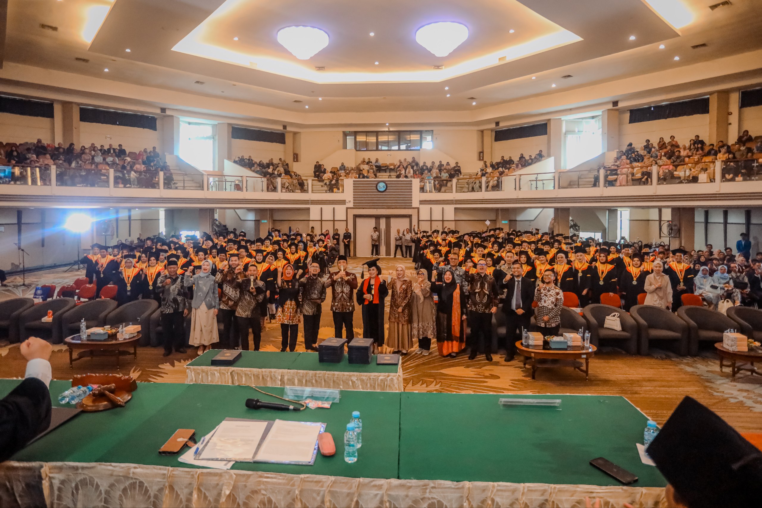 Wakil Walikota Bandung hadir di Wisuda STIE STAN Bandung, Sampaikan Pesan Penting