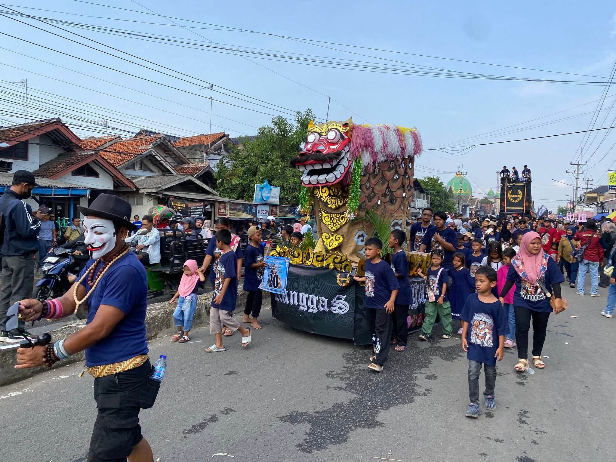Perselisihan Antara Kuncen Anom dan Panitia Warnai Kemeriahan Unjungan Buyut Banjar di Desa Bulak