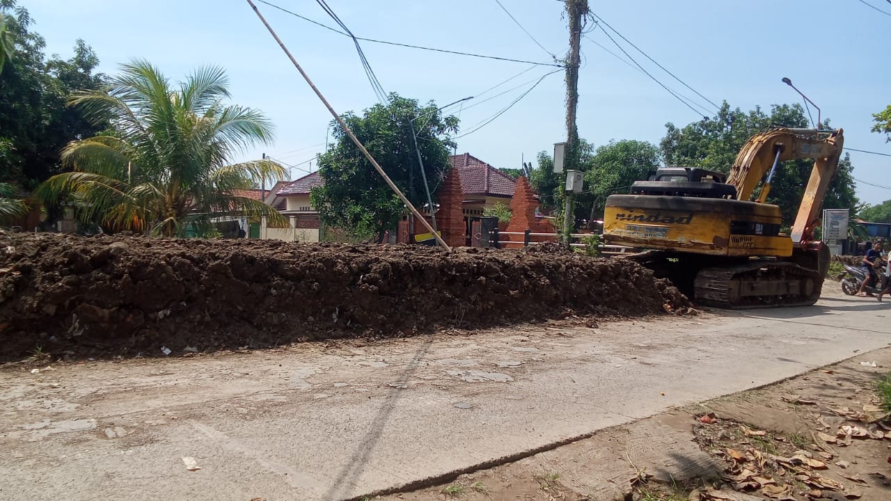 Disposal Galian Sungai BBWS Dibiarkan di Jalan Raya, Diduga Sudah Telan Banyak Korban