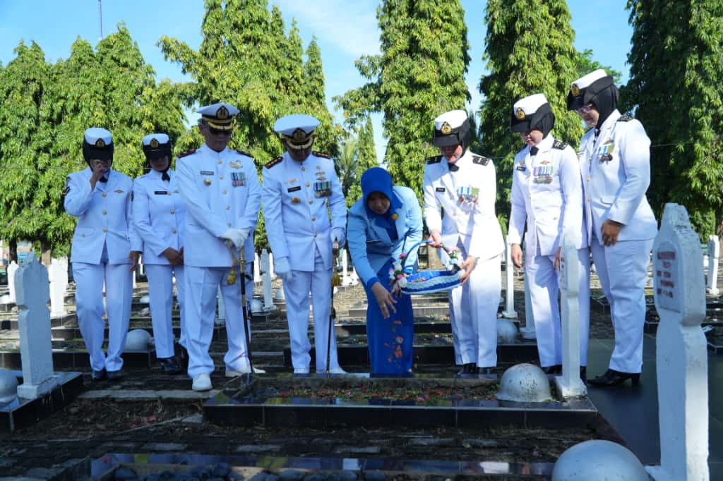 Danlanal Pimpin Ziarah ,Matra Laut Palembang Kuatkan Sinergitas TNI