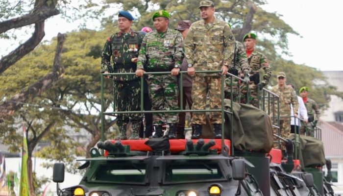 Kapolda Sumut Hadiri Upacara HUT ke-80 TNI di Lapangan Merdeka Medan Kapolda Sumut Hadiri Upacara HUT ke-80 TNI di Lapangan Merdeka Medan