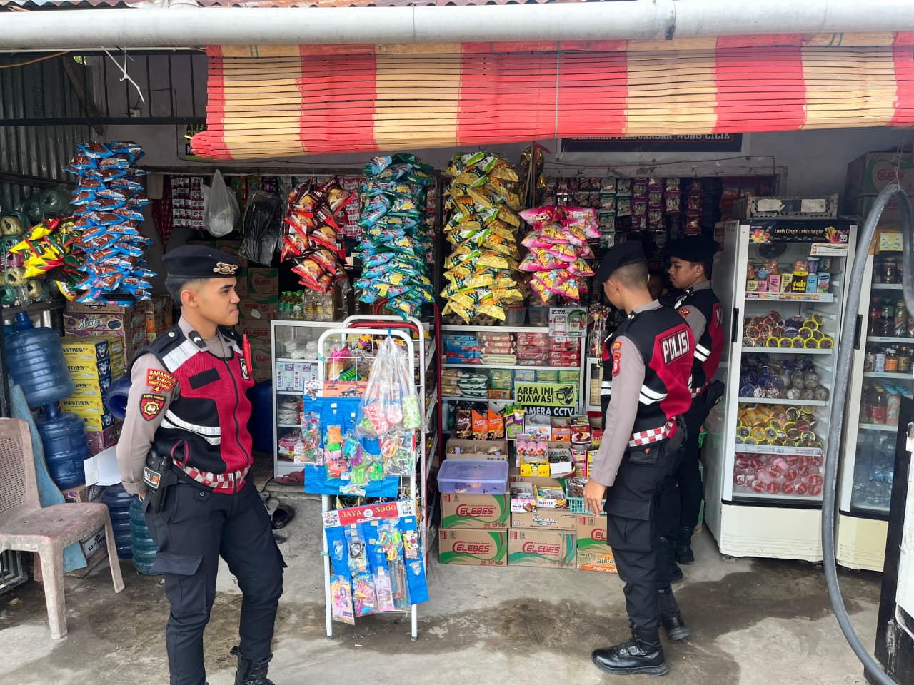 Patroli Dialogis Sat Samapta Polres Takalar, Cegah Premanisme dan Wujudkan Keamanan di Pusat Keramaian