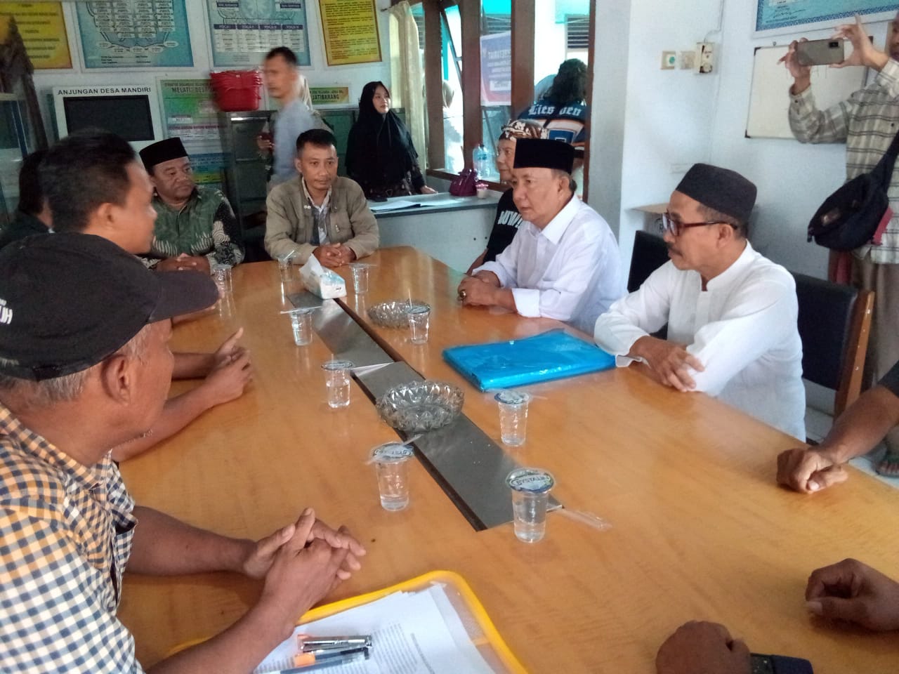 Incumbent Kuwu Agus Darmawan Resmi Daftar di Pilkades Jatibarang, Disambut Antusias Warga