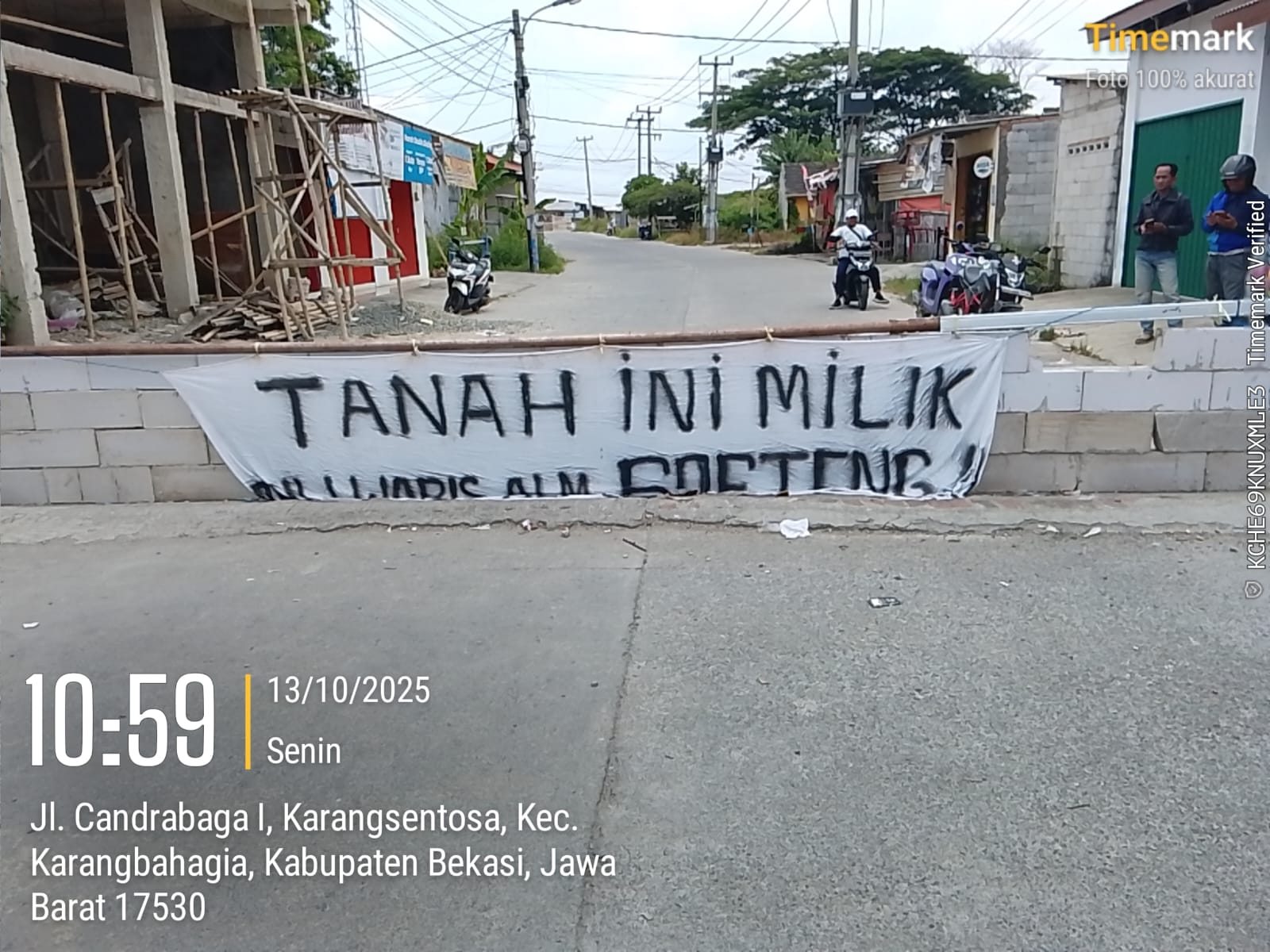 Perumahan Vila Kencana Cikarang Terisolir, Gerbang Dua Di Tembok Ahli Waris Perumahan Vila Kencana Cikarang Terisolir, Gerbang Dua Di Tembok Ahli Waris