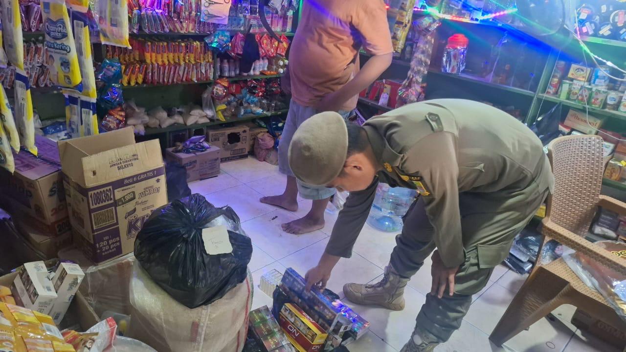2.416 Rokok Ilegal Berhasil Diamankan Pol PP Kabupaten Bekasi Bersama Bea Cukai Bekasi dan TNI