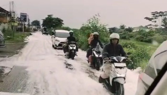 Diduga Tanpa Izin, Limbah Industri Timbun Lahan Negara di Karawang