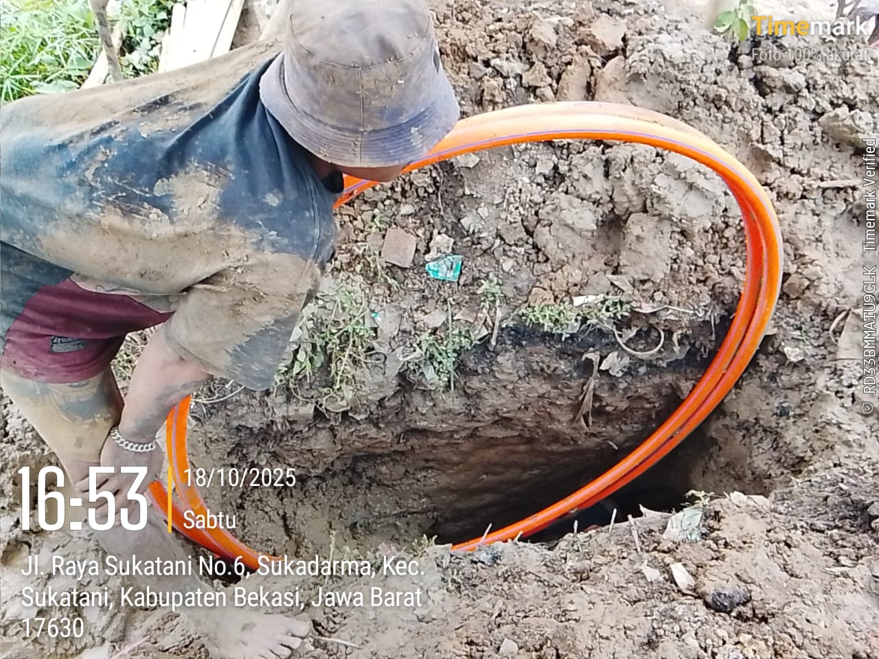 Galian Kabel Sepanjang Jalan Sukatani Mengganggu Pengguna Jalan, Pekerjaan Tanpa Rambu-rambu Proyek
