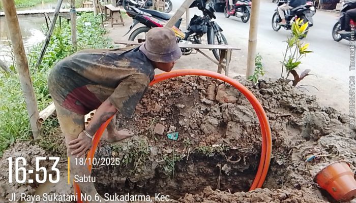 Galian Kabel Sepanjang Jalan Sukatani Mengganggu Pengguna Jalan, Pekerjaan Tanpa Rambu-rambu Proyek