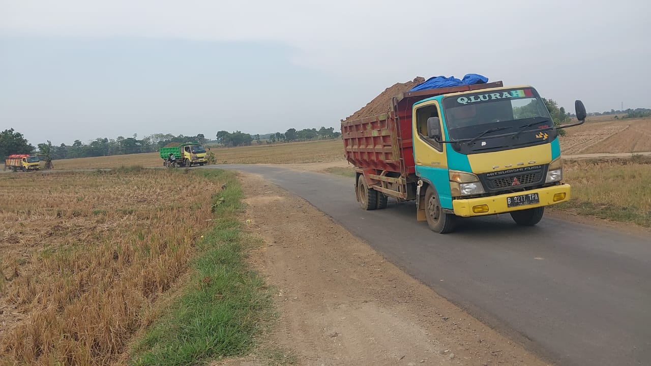 Galian C Tanah Merah Ilegal, dikecamatan Ligung Bebas Beroperasi