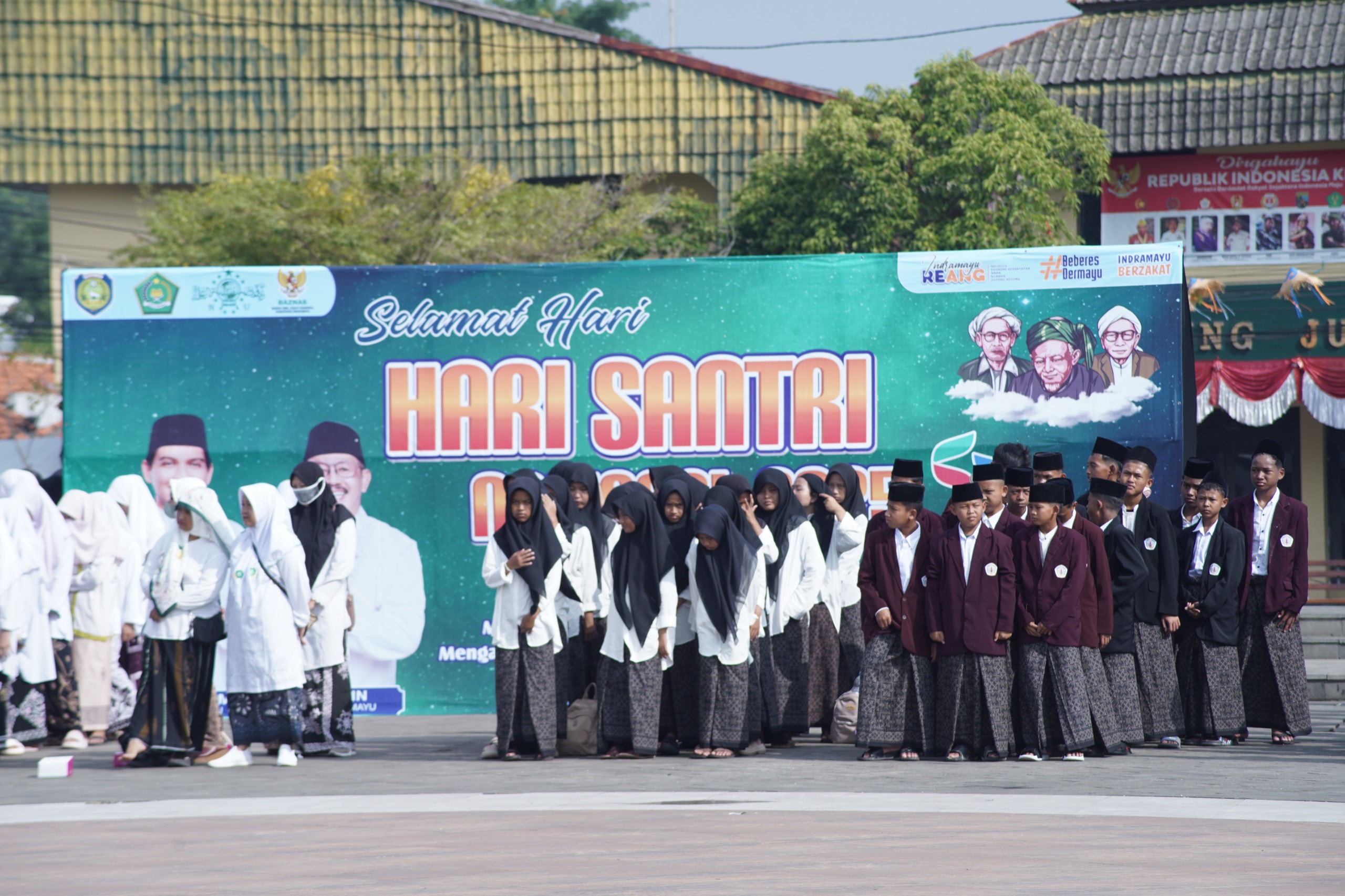 Peringatan Hari Santri Nasional 2025 di Indramayu, Momentum Kebangkitan dan Penguatan Peran Santri