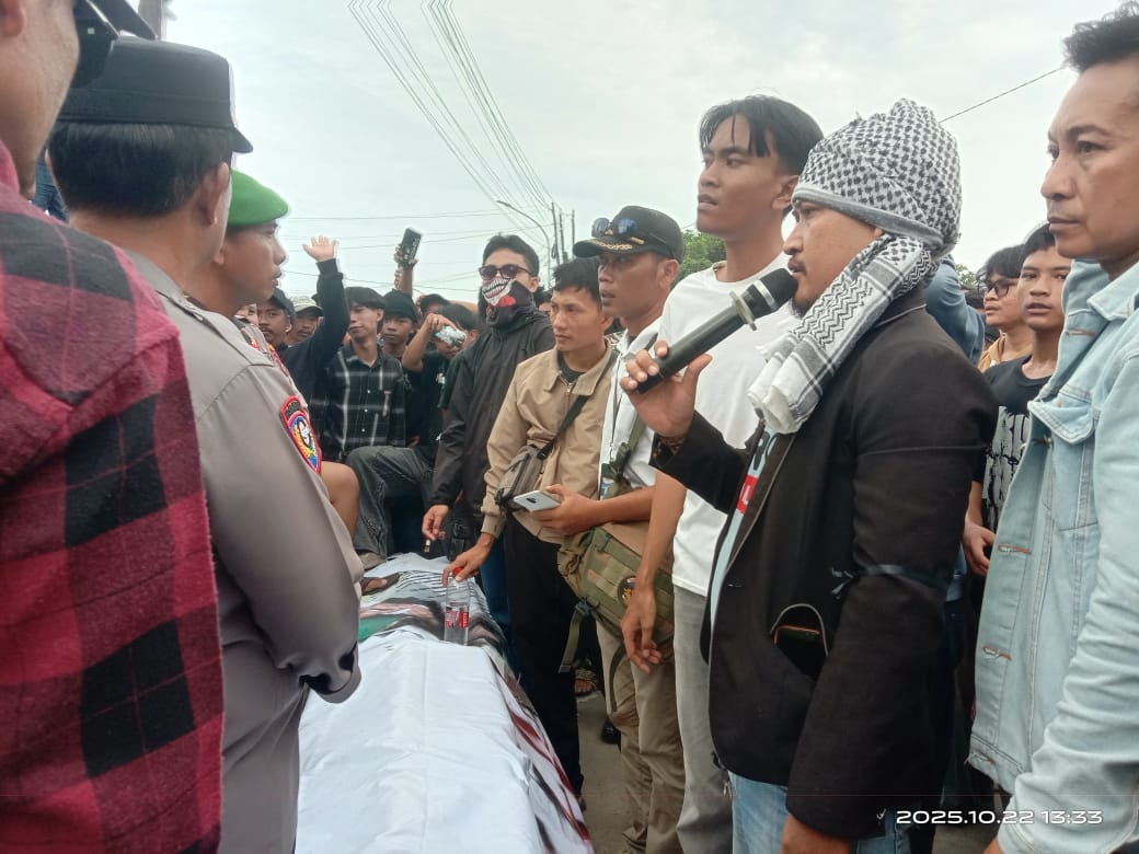 Warga Desa Cidempet Tuntut Kepala Desa Terkait Dugaan Aset Hilang dan Pungli Program PTSL
