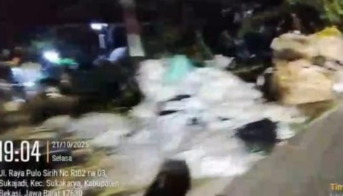 Tumpukan Limbah Plastik Di Bantaran Sungai, Kepala Desa Suka Jadi Tutup Mata, Pemda Diminta Segera Bongkar Bangli dan Usut Ijin Usaha