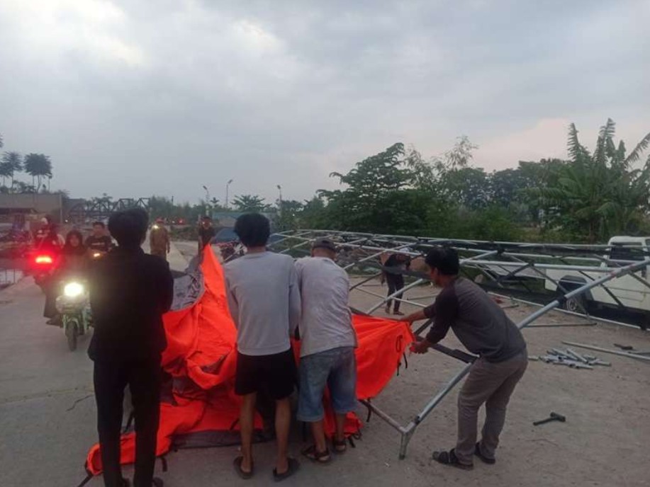Terdampak Penertiban Bangli, Pemkab Bekasi Dirikan Tenda Darurat untuk Warga